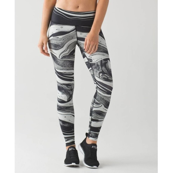 Lululemon Speed Wunder Nulux Tight in Marbled Mix Speed Wunder 50 G White Black - Picture 2 of 16
